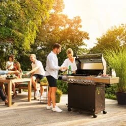 Jamestown 4-Brenner Gasgrill Knox 15 Jamestown 4-Brenner Gasgrill Knox -Gartenpflege Geschäft 5248067 AB01 070221