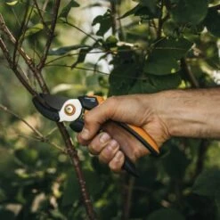 Fiskars Amboss-Gartenschere L Solid P361 9 Fiskars Amboss-Gartenschere L Solid P361 -Gartenpflege Geschäft 6411501111128 4905 A 01